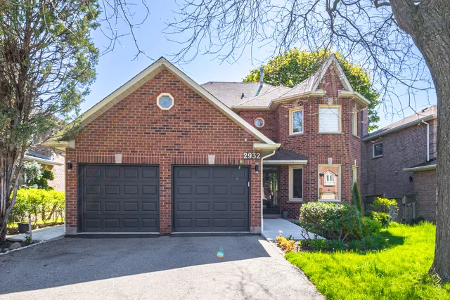 2932 Redbud Avenue, Oakville - photo 1
