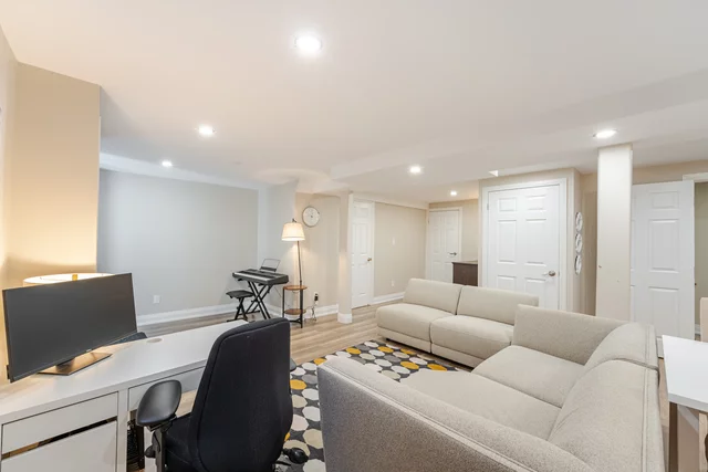 2932 Redbud Avenue, Oakville - photo 10