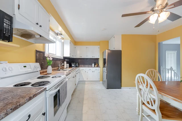 216 Queen Street South, Thorold - photo 15