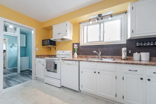216 Queen Street South, Thorold - photo 16