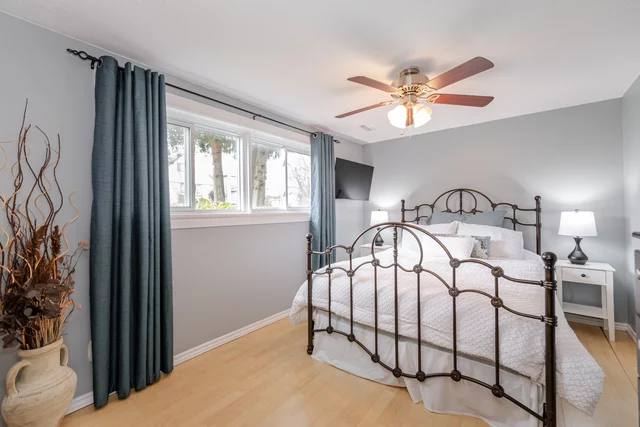 216 Queen Street South, Thorold - photo 22