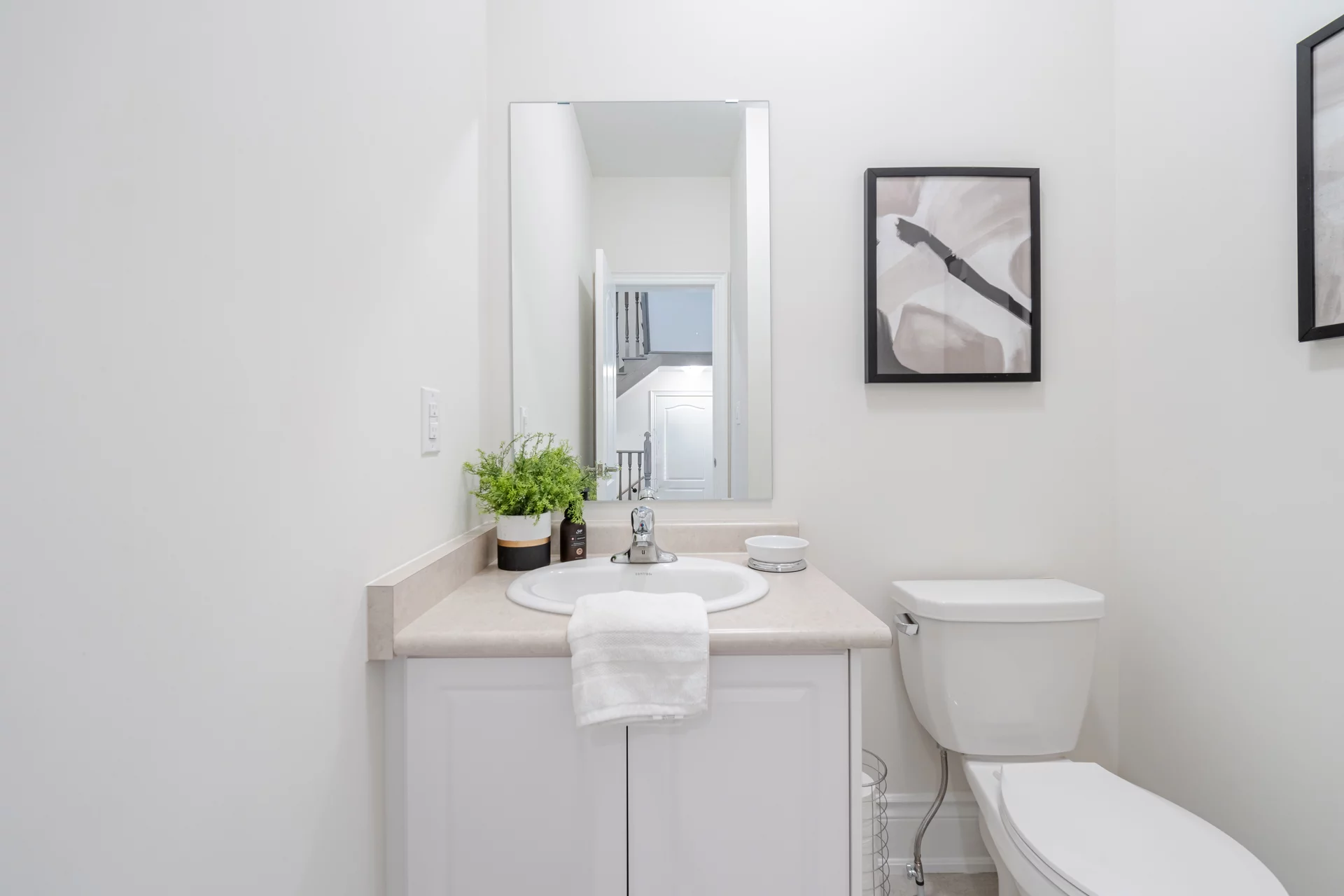 31 Golden Hawk Drive, Hamilton - photo 29