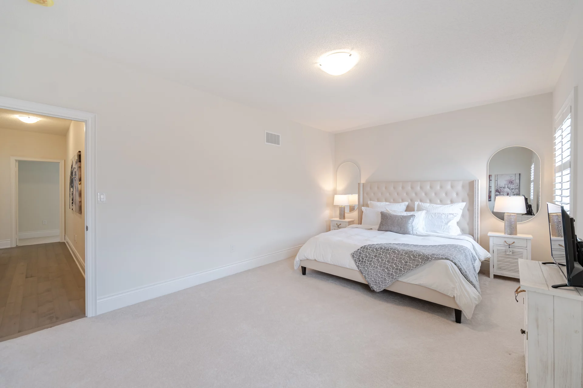 31 Golden Hawk Drive, Hamilton - photo 34