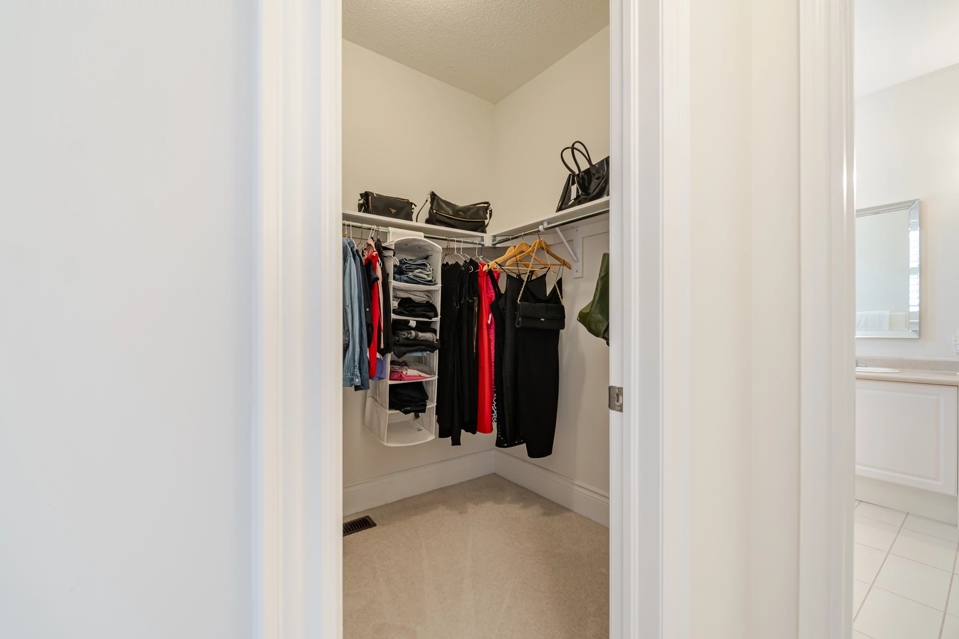 31 Golden Hawk Drive, Hamilton - photo 37