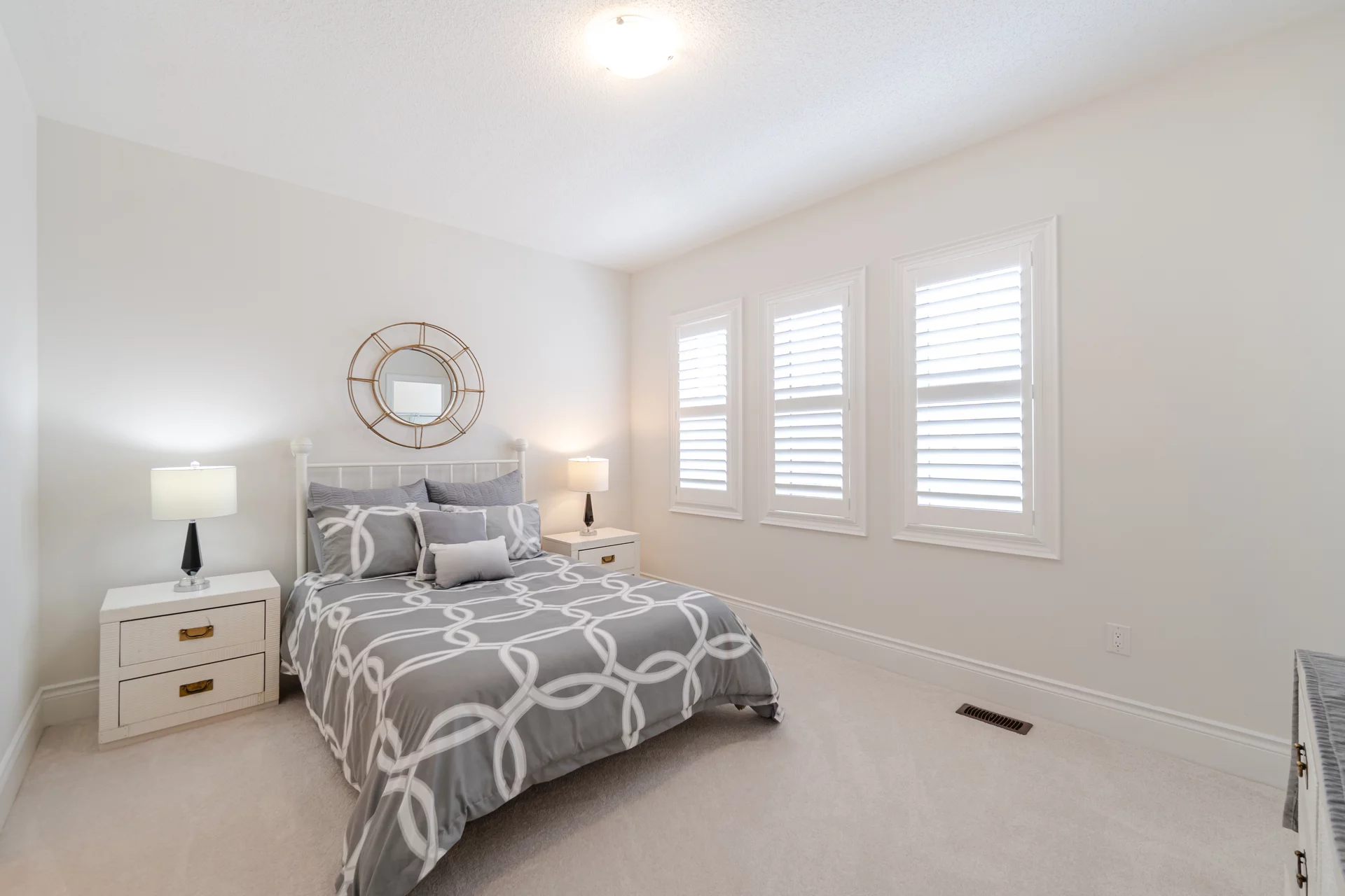 31 Golden Hawk Drive, Hamilton - photo 42