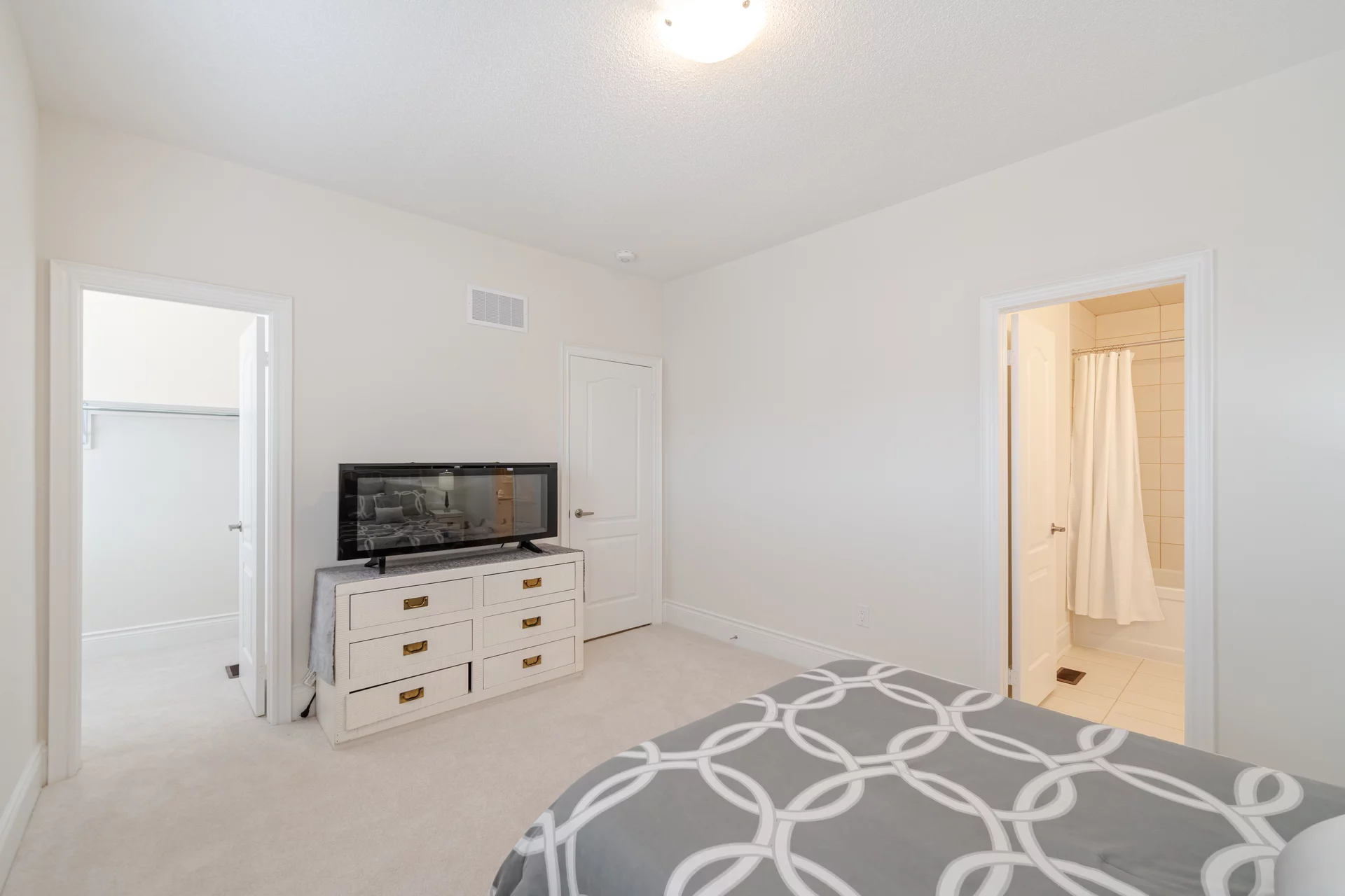 31 Golden Hawk Drive, Hamilton - photo 43