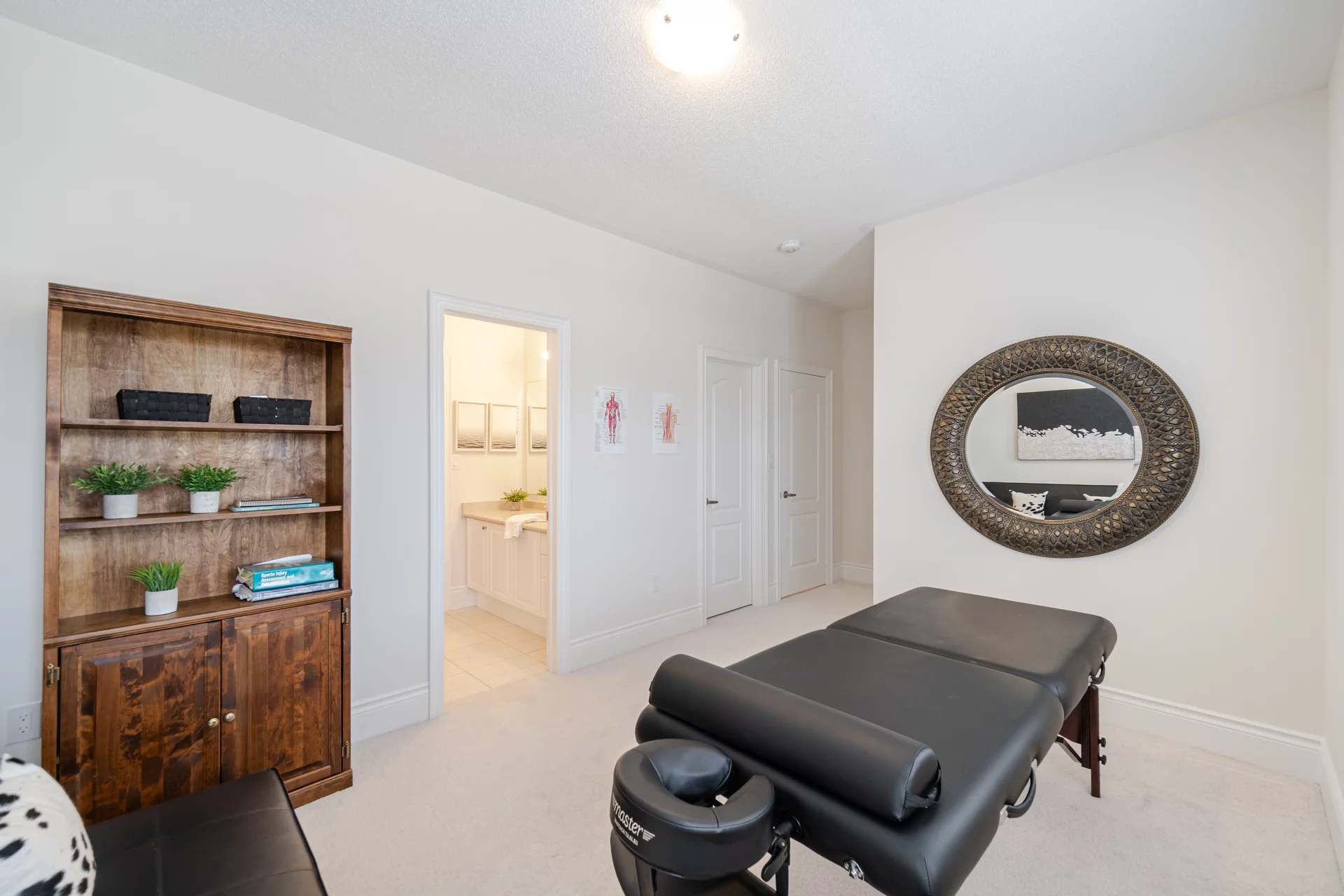 31 Golden Hawk Drive, Hamilton - photo 51