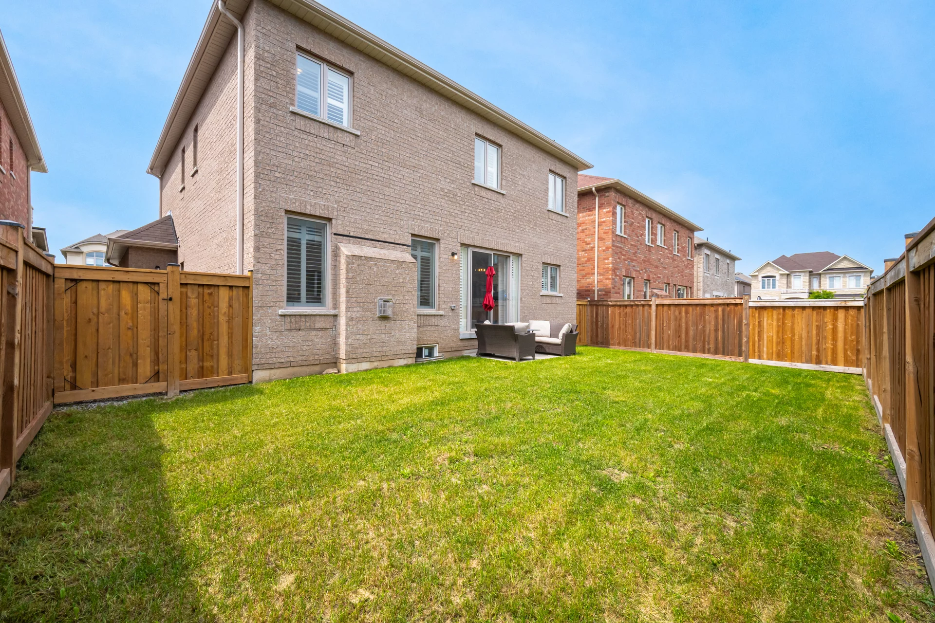 31 Golden Hawk Drive, Hamilton - photo 55