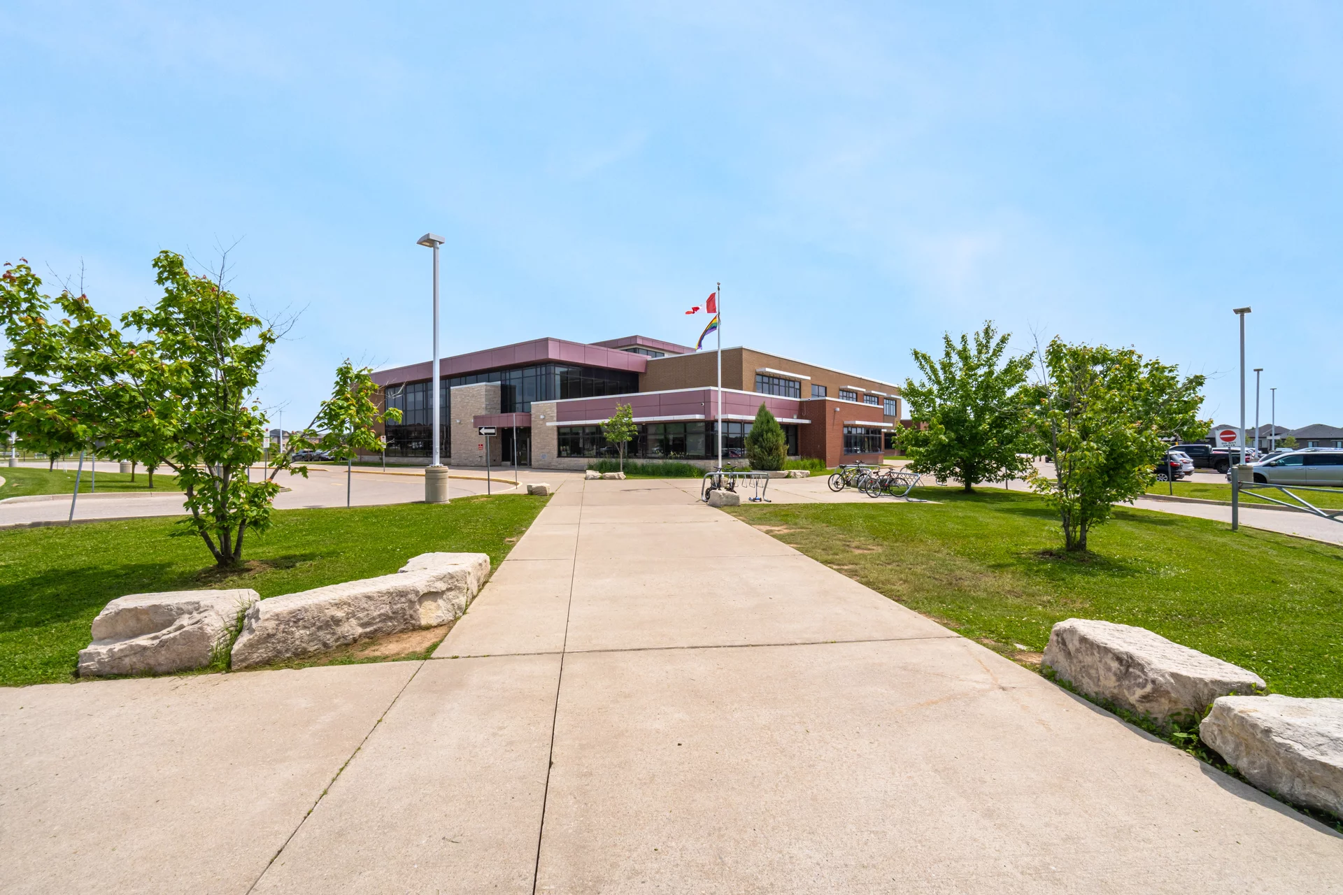 31 Golden Hawk Drive, Hamilton - photo 59