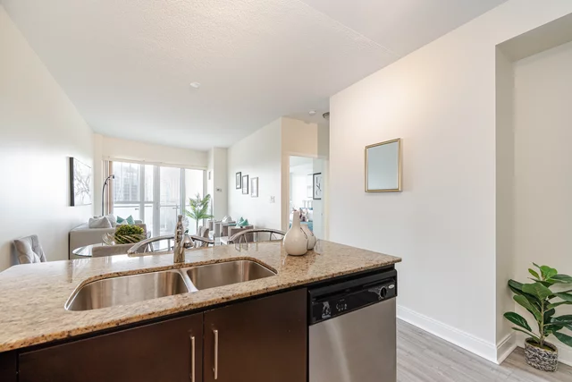 #1310-50 Absolute Avenue, Mississauga - photo 14