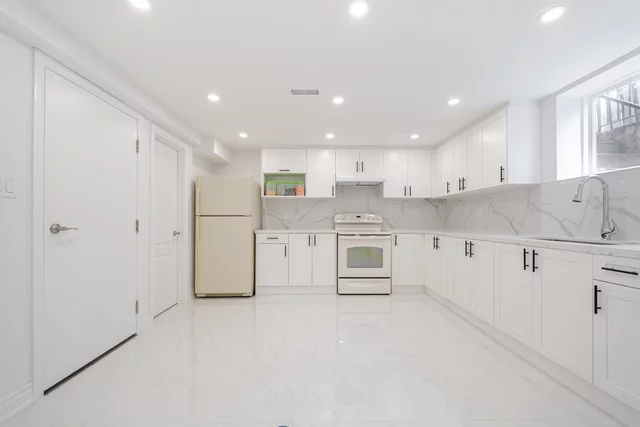 694 Amaretto Avenue, Pickering - photo 40