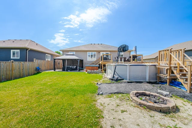 225 Centre Street, Stayner - photo 45