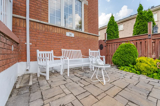 36 Berries Drive, Brampton - photo 7
