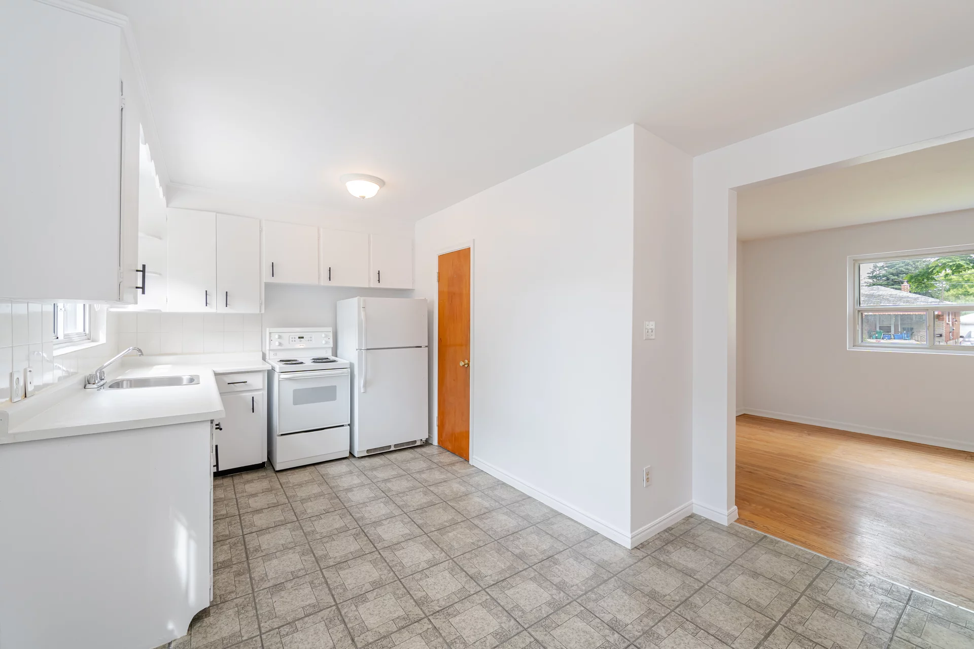 349 Frontenac Avenue, Oshawa - photo 16