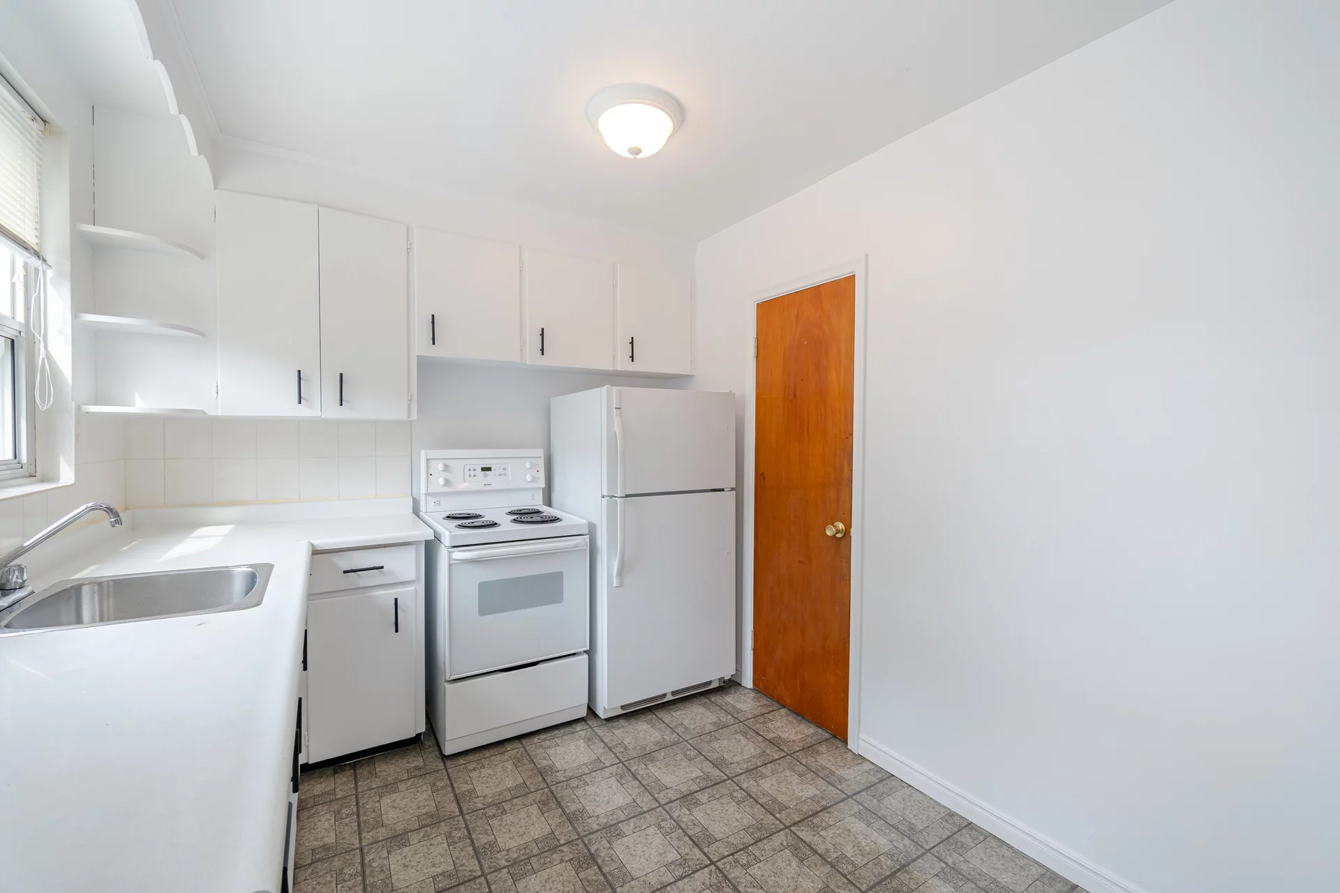 349 Frontenac Avenue, Oshawa - photo 17