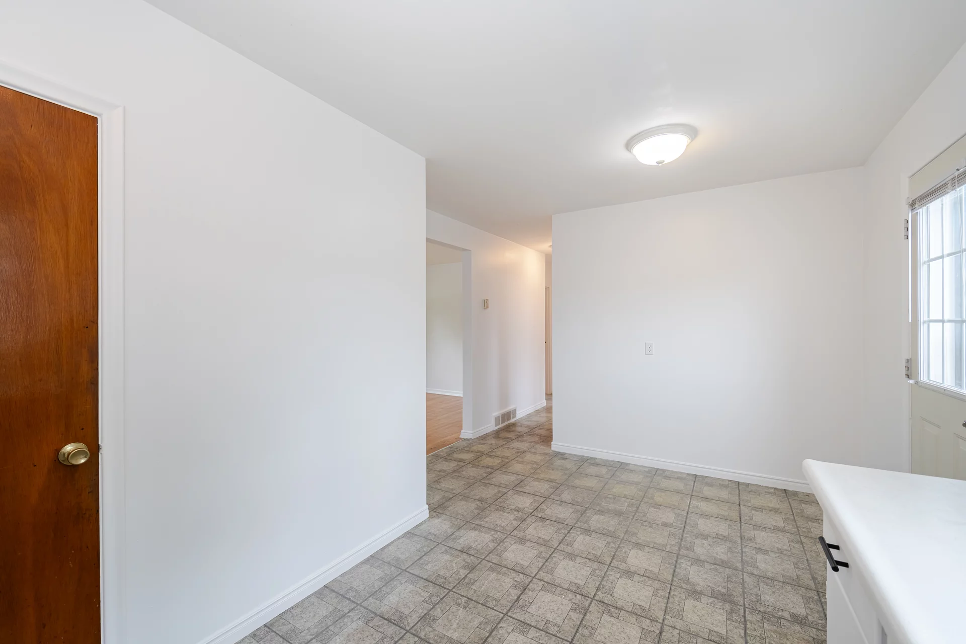 349 Frontenac Avenue, Oshawa - photo 19