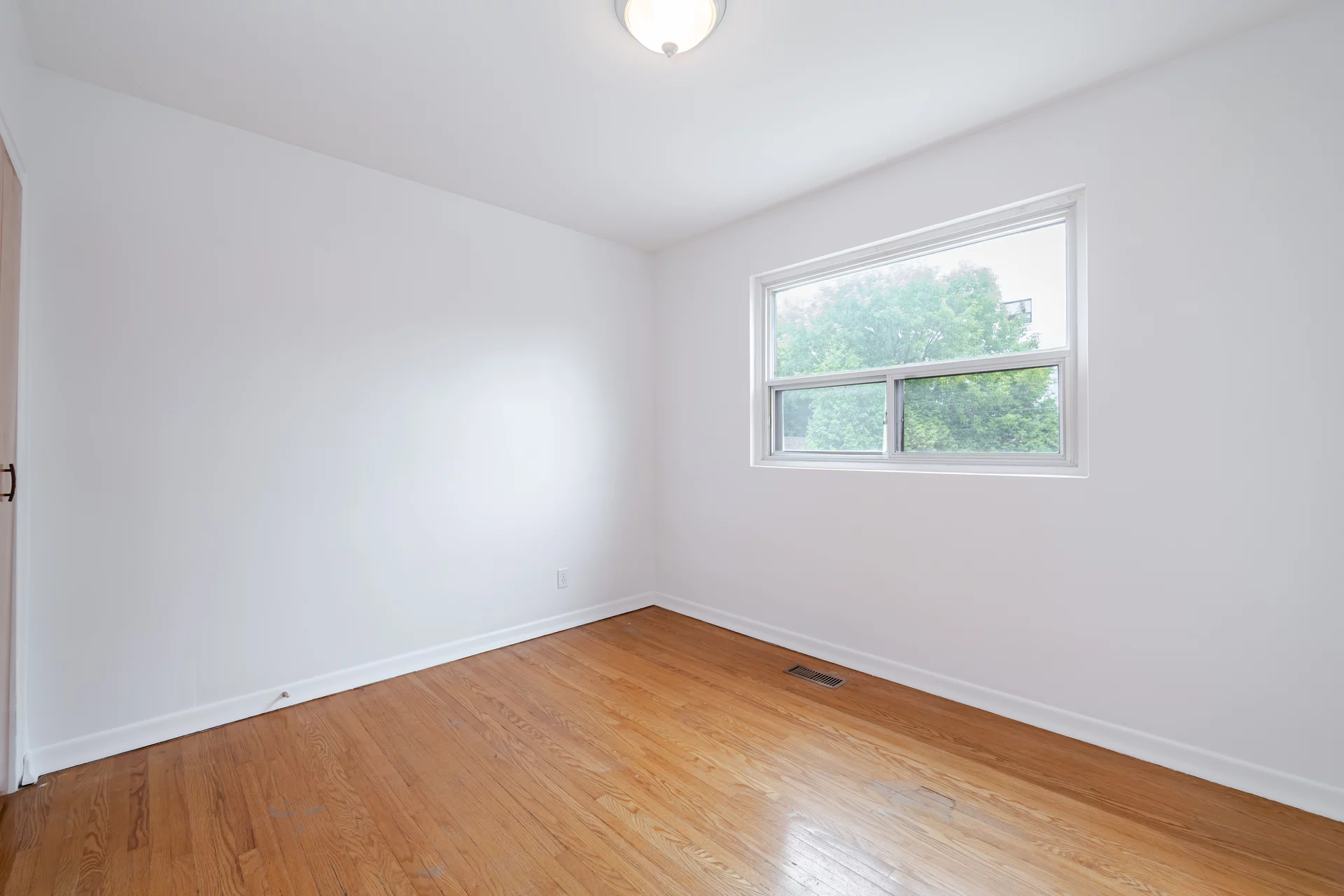 349 Frontenac Avenue, Oshawa - photo 23