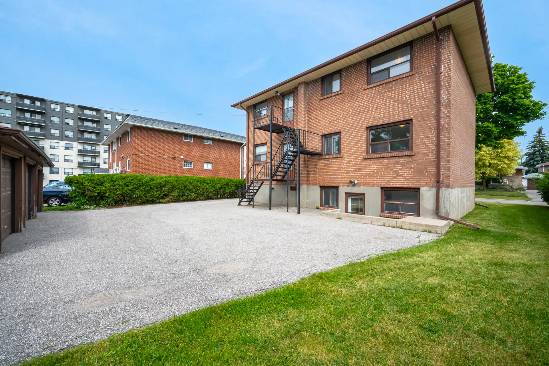 349 Frontenac Avenue, Oshawa - photo 69