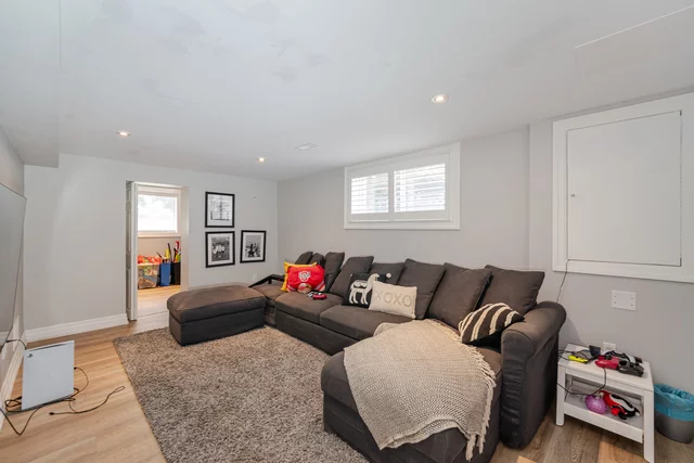 1316 Humphreys Crescent, Burlington - photo 28