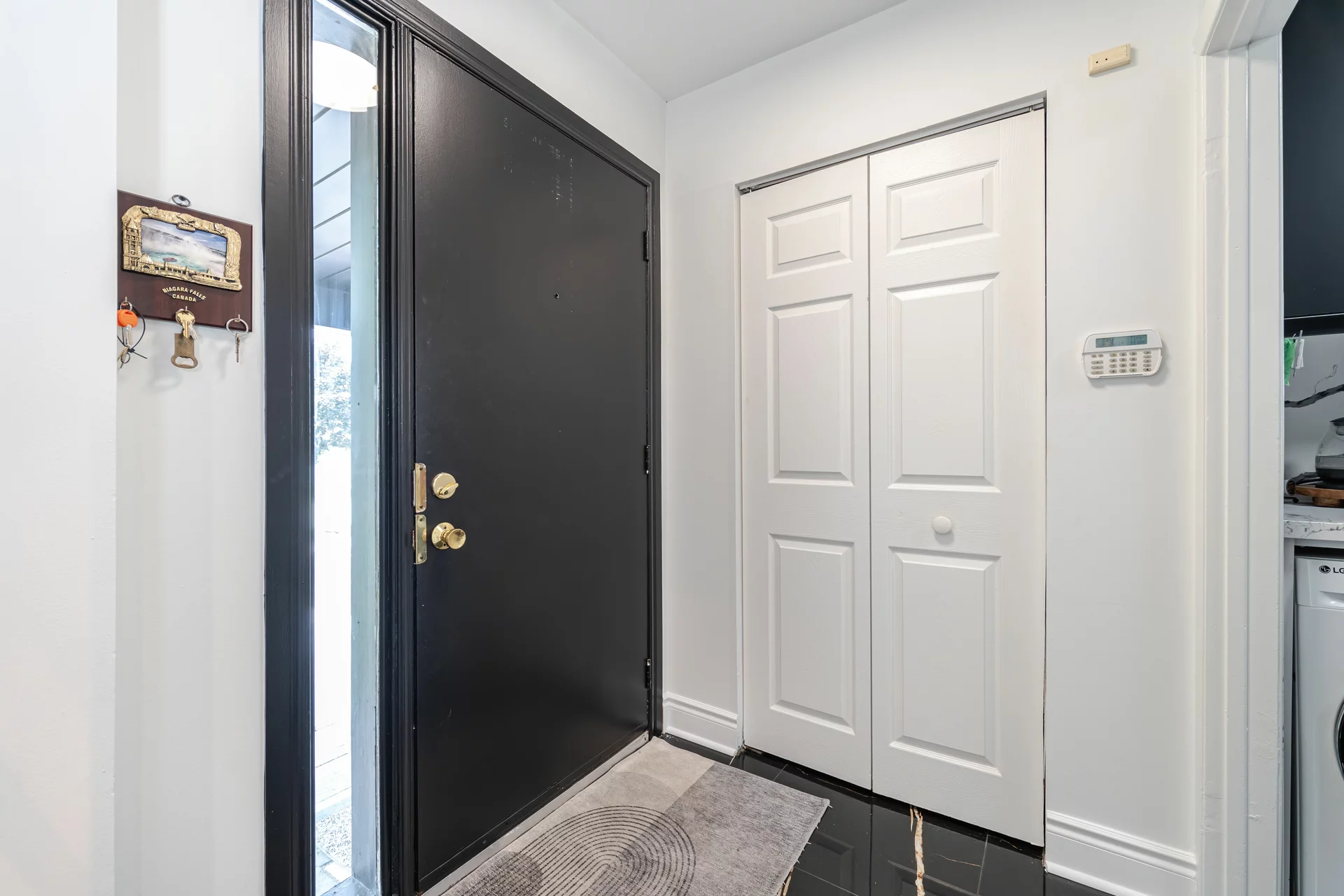2230 Buttonbush Cres, Mississauga - photo 4