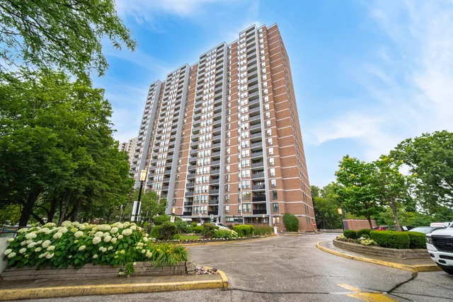 #2006-85 Emmett Avenue, York - photo 2