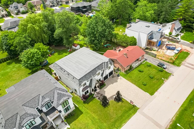 1040 Kent Avenue, Oakville - photo 2