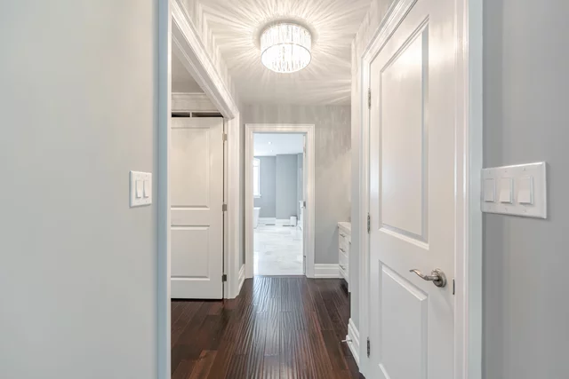 1040 Kent Avenue, Oakville - photo 47