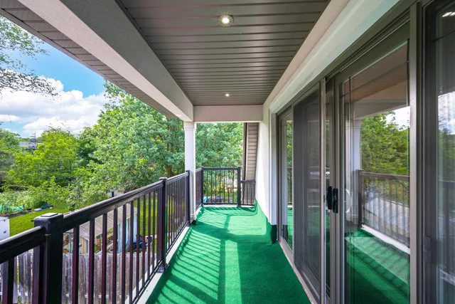 1040 Kent Avenue, Oakville - photo 55