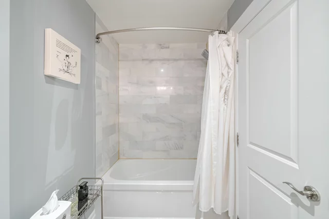 1040 Kent Avenue, Oakville - photo 61