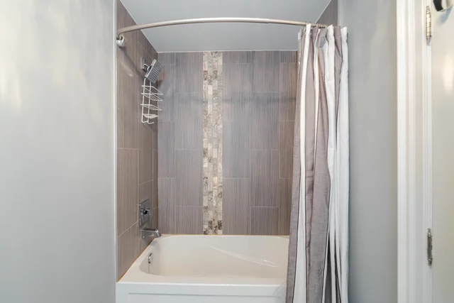 1040 Kent Avenue, Oakville - photo 67