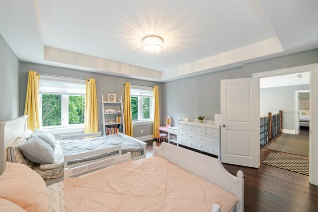 1040 Kent Avenue, Oakville - photo 68