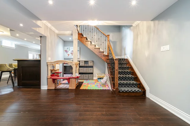 1040 Kent Avenue, Oakville - photo 72