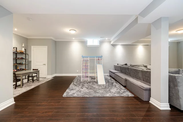 1040 Kent Avenue, Oakville - photo 73