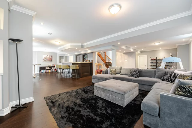 1040 Kent Avenue, Oakville - photo 78