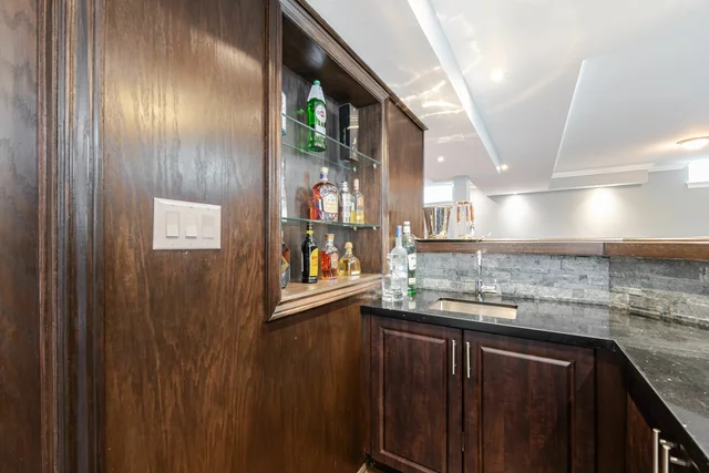 1040 Kent Avenue, Oakville - photo 82