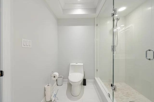 1040 Kent Avenue, Oakville - photo 84