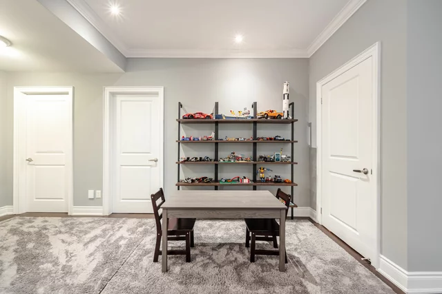 1040 Kent Avenue, Oakville - photo 85