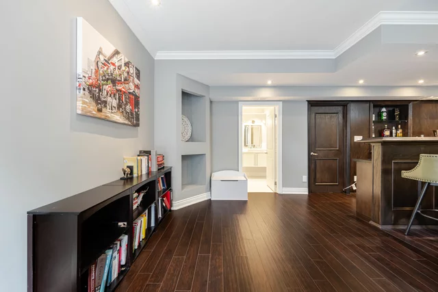 1040 Kent Avenue, Oakville - photo 90