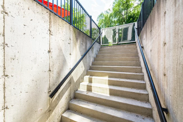 1040 Kent Avenue, Oakville - photo 91