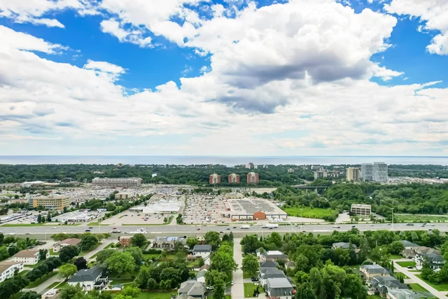 1040 Kent Avenue, Oakville - photo 105