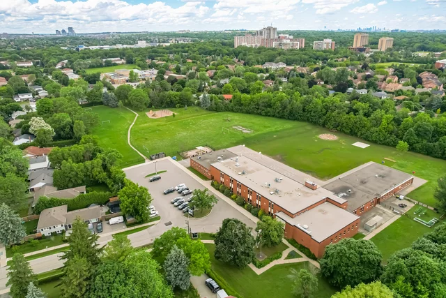 1040 Kent Avenue, Oakville - photo 107