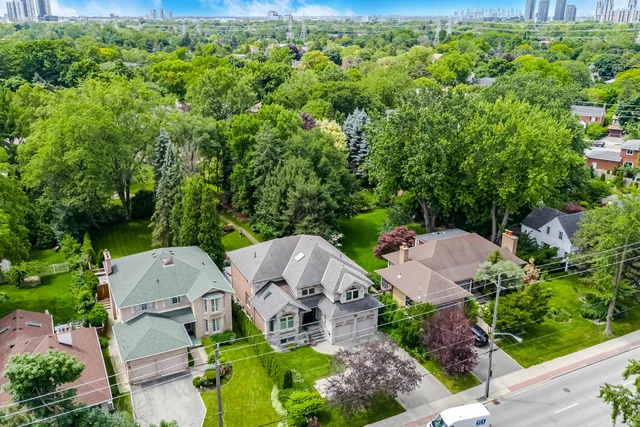 174 Burnhamthorpe Road, Etobicoke - photo 3