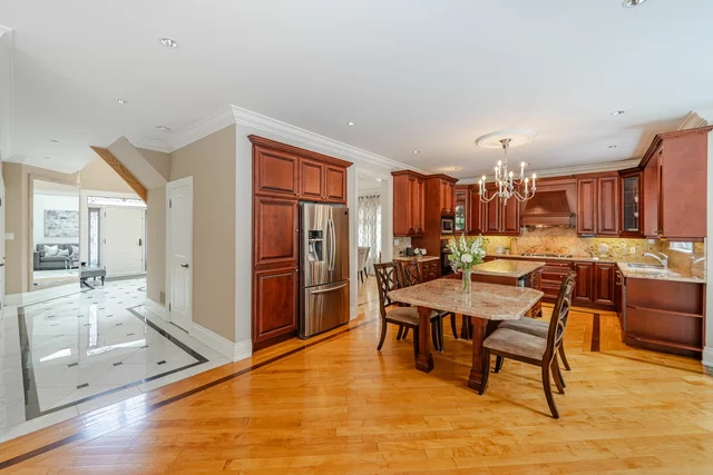 174 Burnhamthorpe Road, Etobicoke - photo 23
