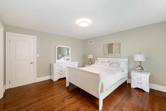 174 Burnhamthorpe Road, Etobicoke - photo 59