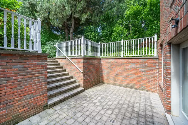 174 Burnhamthorpe Road, Etobicoke - photo 82