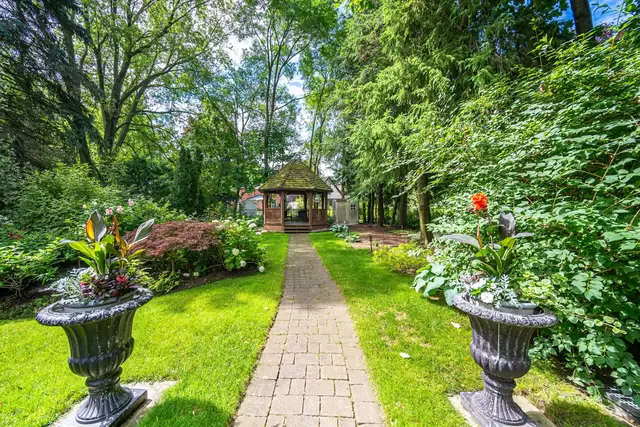 174 Burnhamthorpe Road, Etobicoke - photo 90