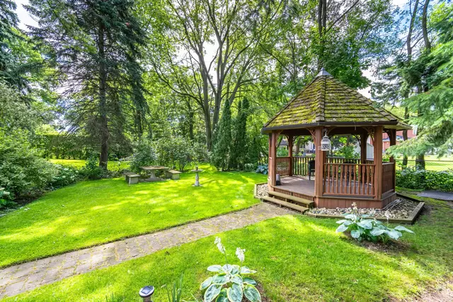174 Burnhamthorpe Road, Etobicoke - photo 91