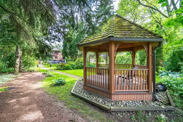 174 Burnhamthorpe Road, Etobicoke - photo 92