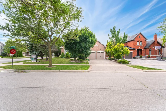 2 Polo Crescent, Woodbridge - photo 11