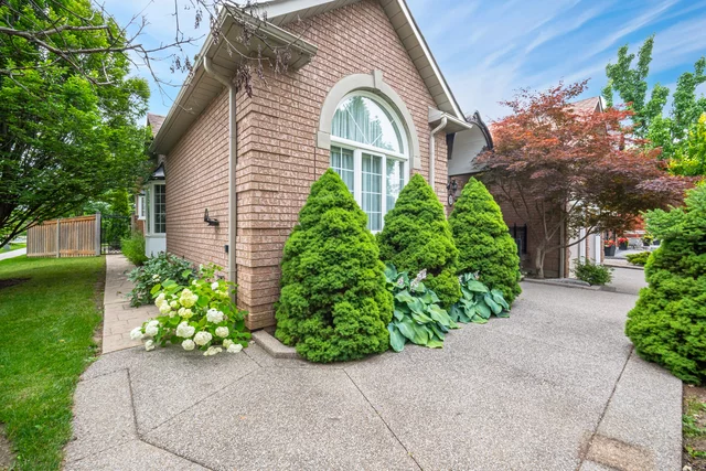 2 Polo Crescent, Woodbridge - photo 16